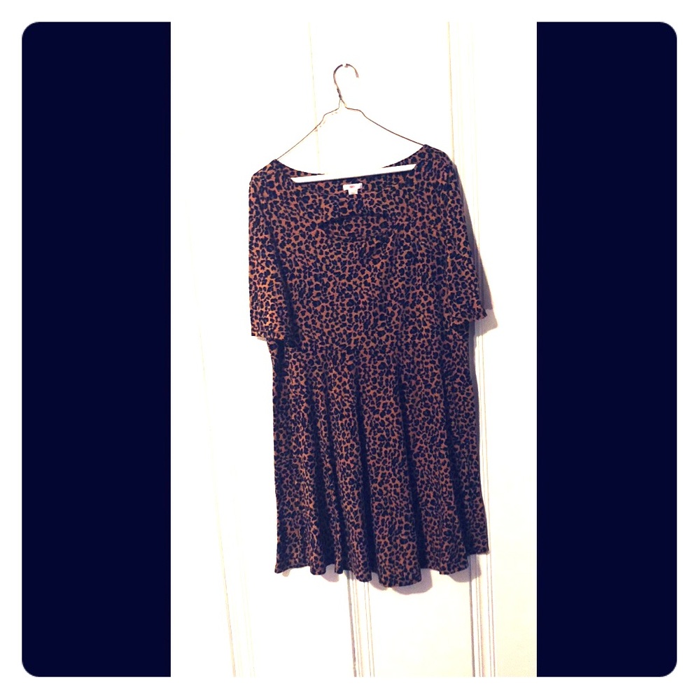 Quarter Length Sleeve Leopard Print Dress